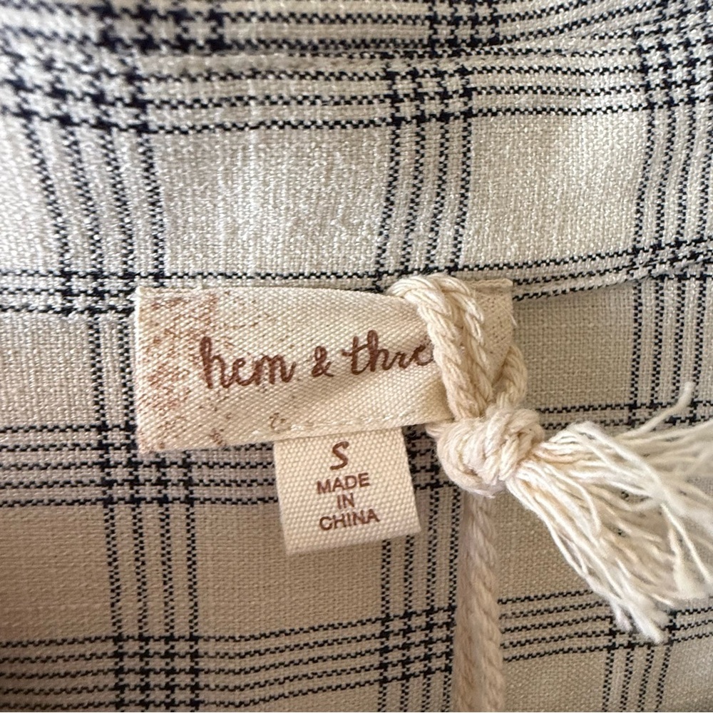 NWT Hem & Thread Cream and Black Plaid Tie-Front Tunic Top - Picture 5 of 6